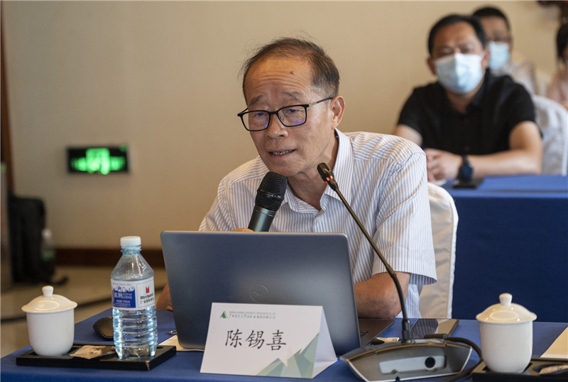 9 上海交通大學(xué)講席教授、中央馬克思主義理論研究和建設工程首席專(zhuān)家陳錫喜作主旨演講（李顯楊 攝）.jpg