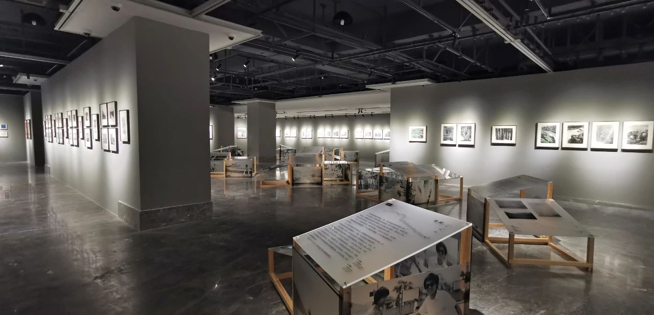 展覽現場(chǎng).jpg 展覽現場(chǎng).jpg