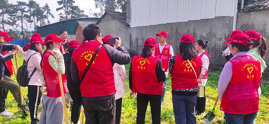 學(xué)習雷鋒_Moment.jpg 學(xué)習雷鋒_Moment.jpg