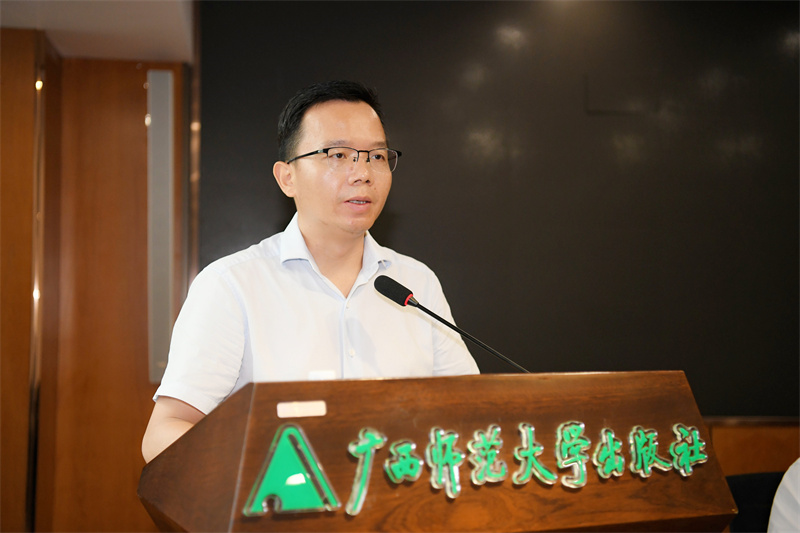 DSC_7711.jpg DSC_7711.jpg