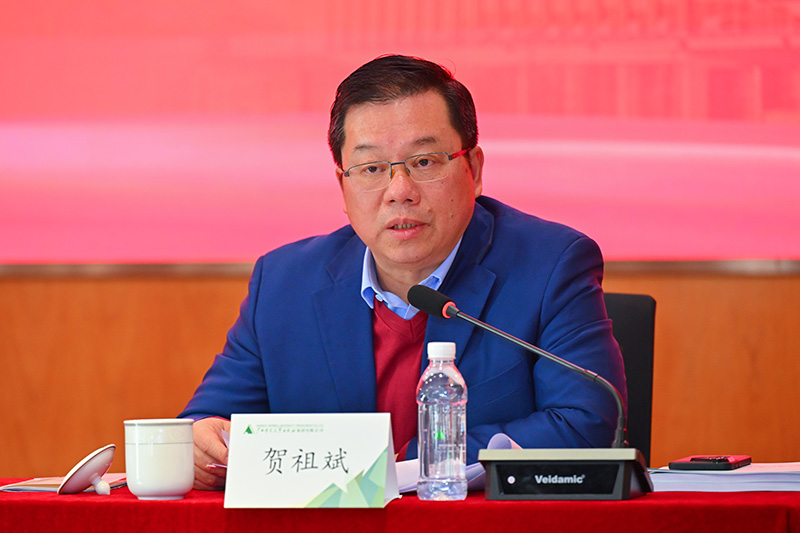 3.校黨委書(shū)記、校編審委員會(huì )主任委員賀祖斌作總結講話(huà).jpg