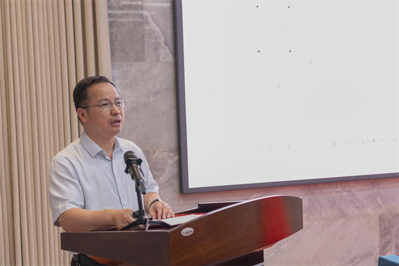 臺州學(xué)院黨委委員、紀委書(shū)記、監察專(zhuān)員樓膽群致辭  鄭斌斌 攝.jpg