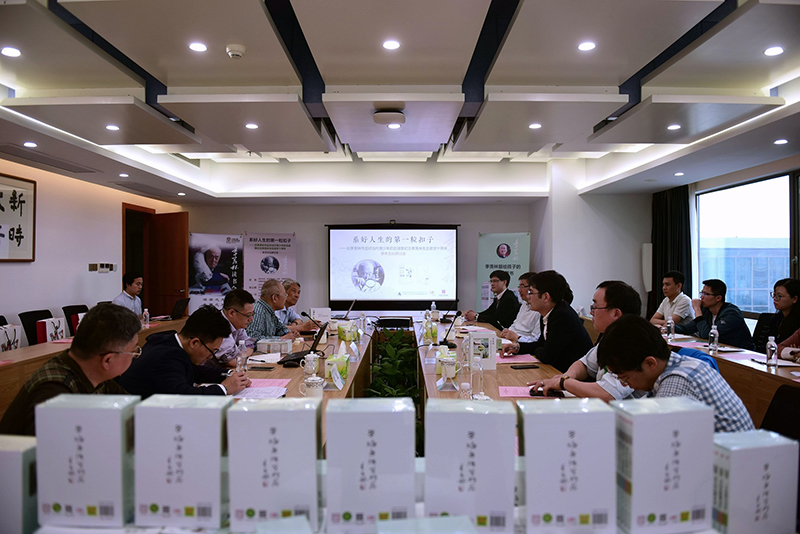 系好人生的第一?？圩印劶玖w林作品對當代青少年的啟迪暨紀念季羨林先生逝世十周年學(xué)術(shù)文化研討會(huì )現場(chǎng)3（廖茹畫(huà)攝）.jpg