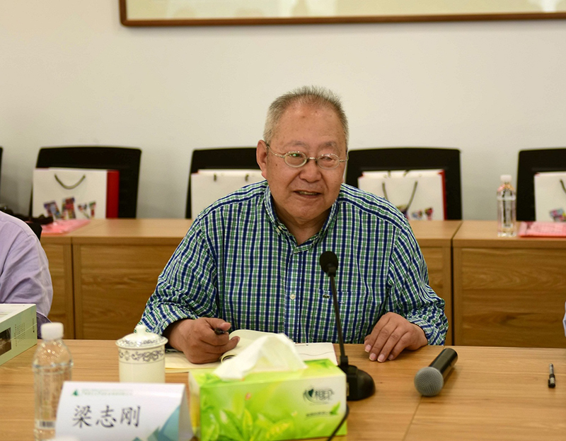 季羨林學(xué)生，北京市教育學(xué)會(huì )文化傳承與創(chuàng  )新教育研究會(huì )顧問(wèn)，曾任國家檔案局中央檔案館司長(cháng)的梁志剛先生發(fā)言（廖茹畫(huà)攝）.jpg