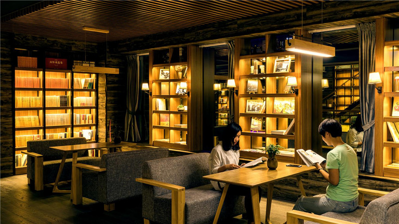 獨秀書(shū)房·旗艦店室內圖2（黃珊虎 攝）.jpg