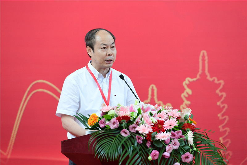 中國出版協(xié)會(huì )常務(wù)理事、陜西師大出版社董事長(cháng)兼社長(cháng)劉東風(fēng)致辭 李顯楊 攝.JPG