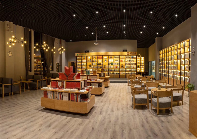 1575010155763383.jpg 獨秀書(shū)房·啟航店內景圖 攝影:黃國生.jpg