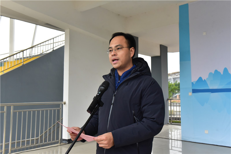5廣西師范大學(xué)漓江學(xué)院校黨委副書(shū)記、副校長(cháng)鄧志平致歡迎辭（秦念  攝）.JPG