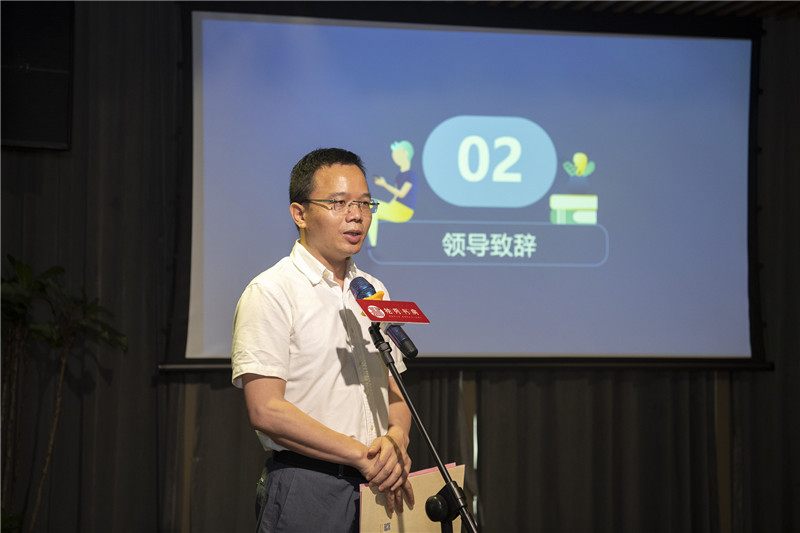 廣西師范大學(xué)出版社集團有限公司黨委副書(shū)記、總編輯湯文輝致辭（攝影：李顯楊）.jpg