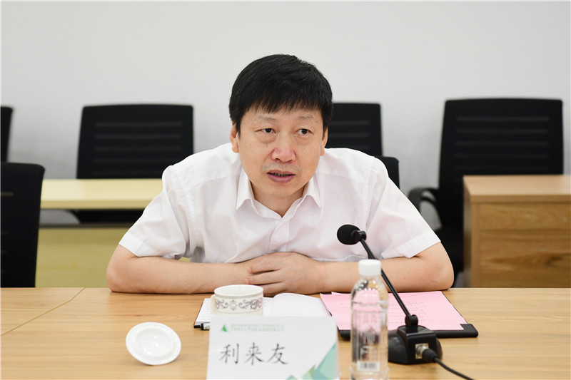 03 自治區黨委宣傳部部務(wù)委員利來(lái)友講話(huà)（李顯楊 攝）.jpg