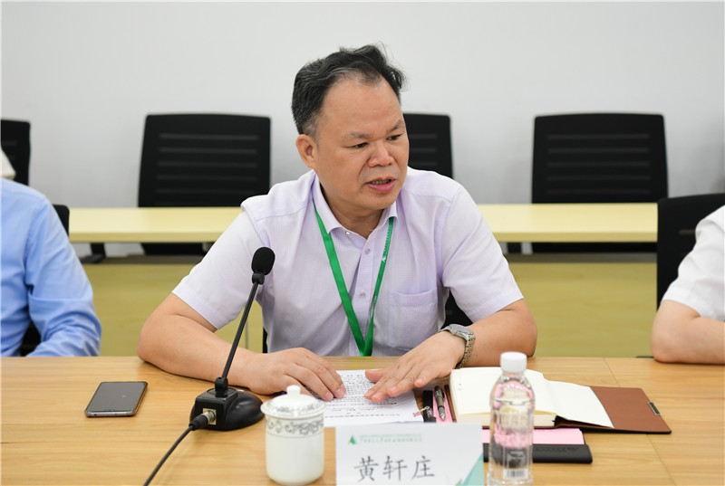 05 集團公司黨委書(shū)記、董事長(cháng)黃軒莊做工作匯報（李顯楊 攝）.jpg